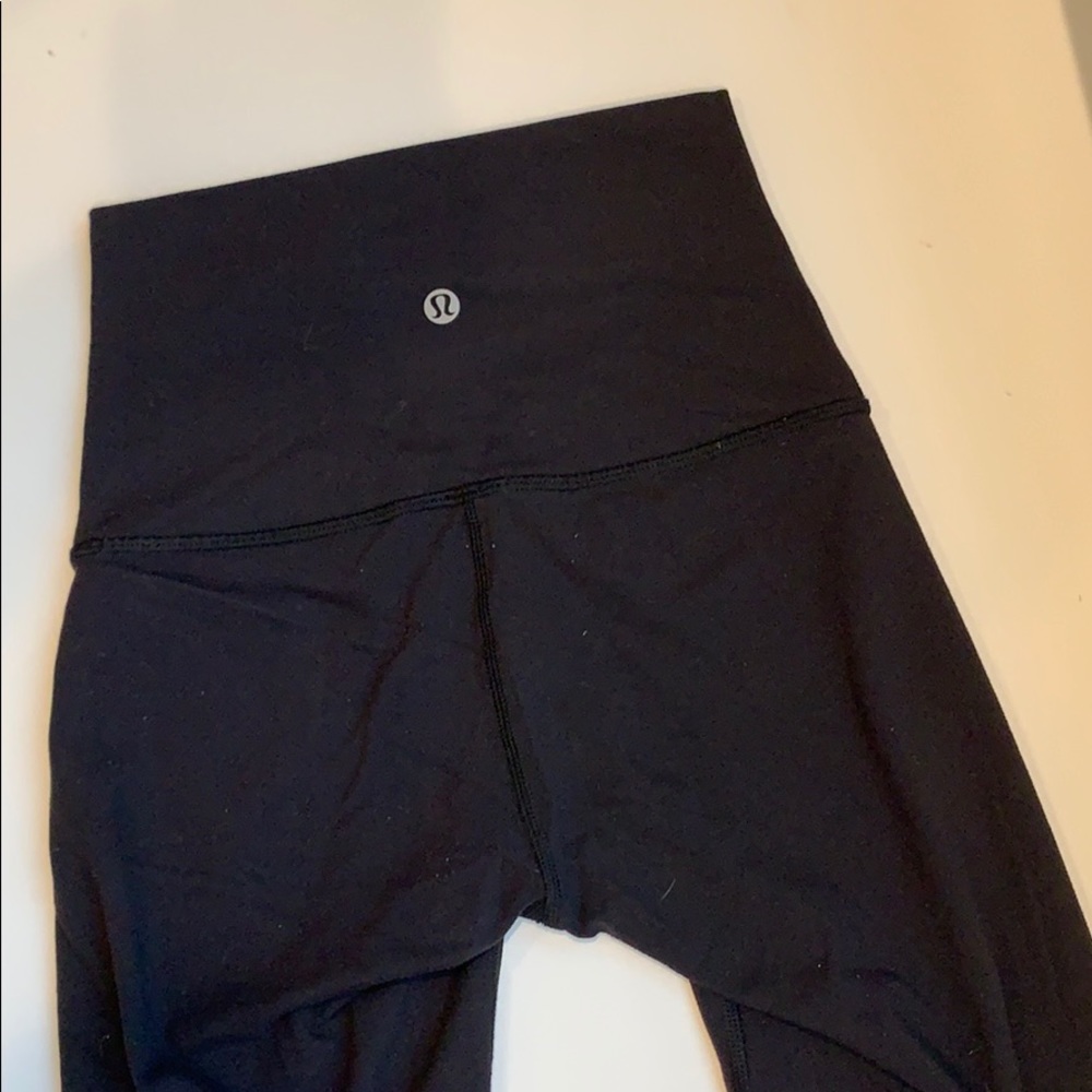 Lululemon Wunder Under high-rise Size 2, like-new!
